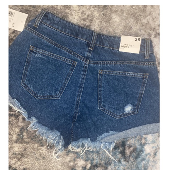 Forever 21 distressed Jean shorts - Picture 2 of 3